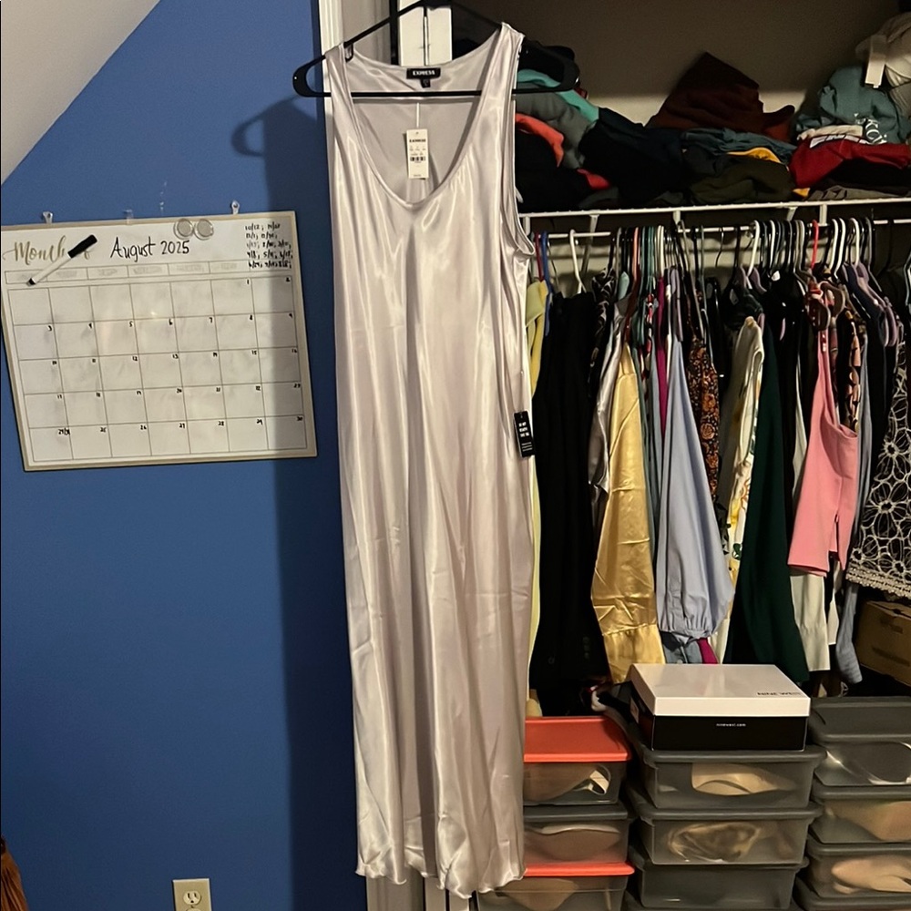 Chic Silver Satin Sleeveless Gown